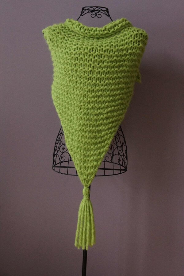 Grande écharpe écossaise vert chartreuse de Frencis McInnis créatrice de tricot fait main