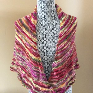 Châle soleil couchant de Frencis McInnis créatrice de tricot fait main