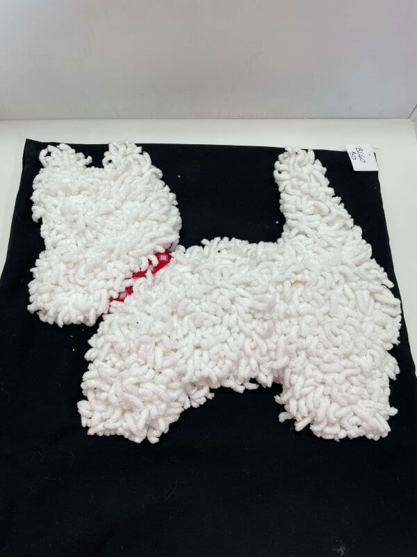 Coussin fait main chien blanc 3D scaled